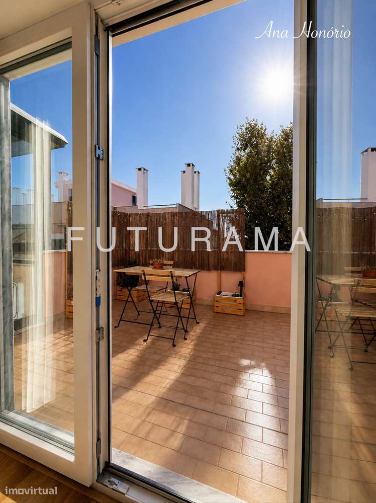 T2 Penthose Rodeada Terraços, Mjuita Luz e Vista de Mar - REMODELADO-30