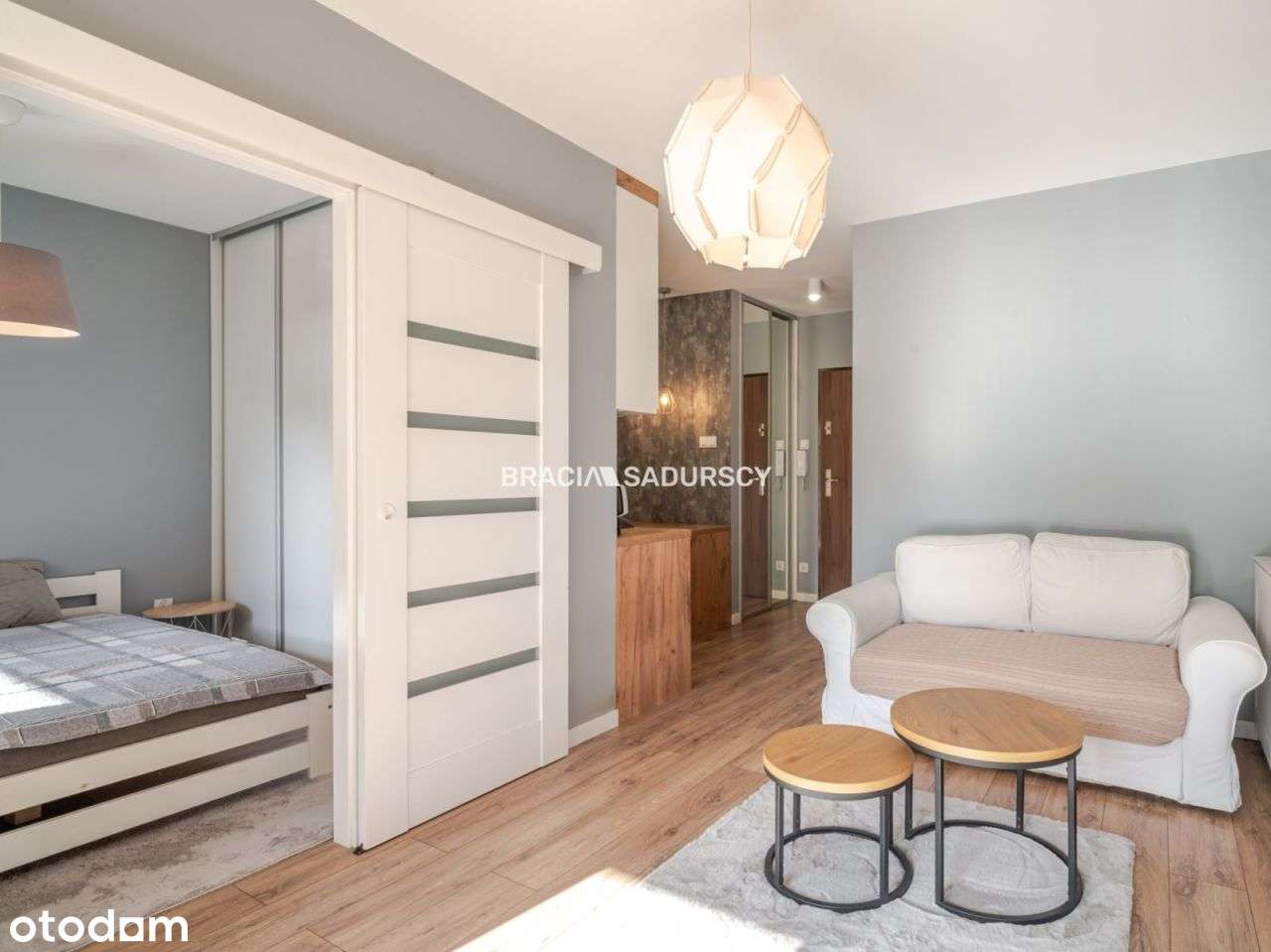 Komfortowo urządzone mieszkanie (taras i parking)-0