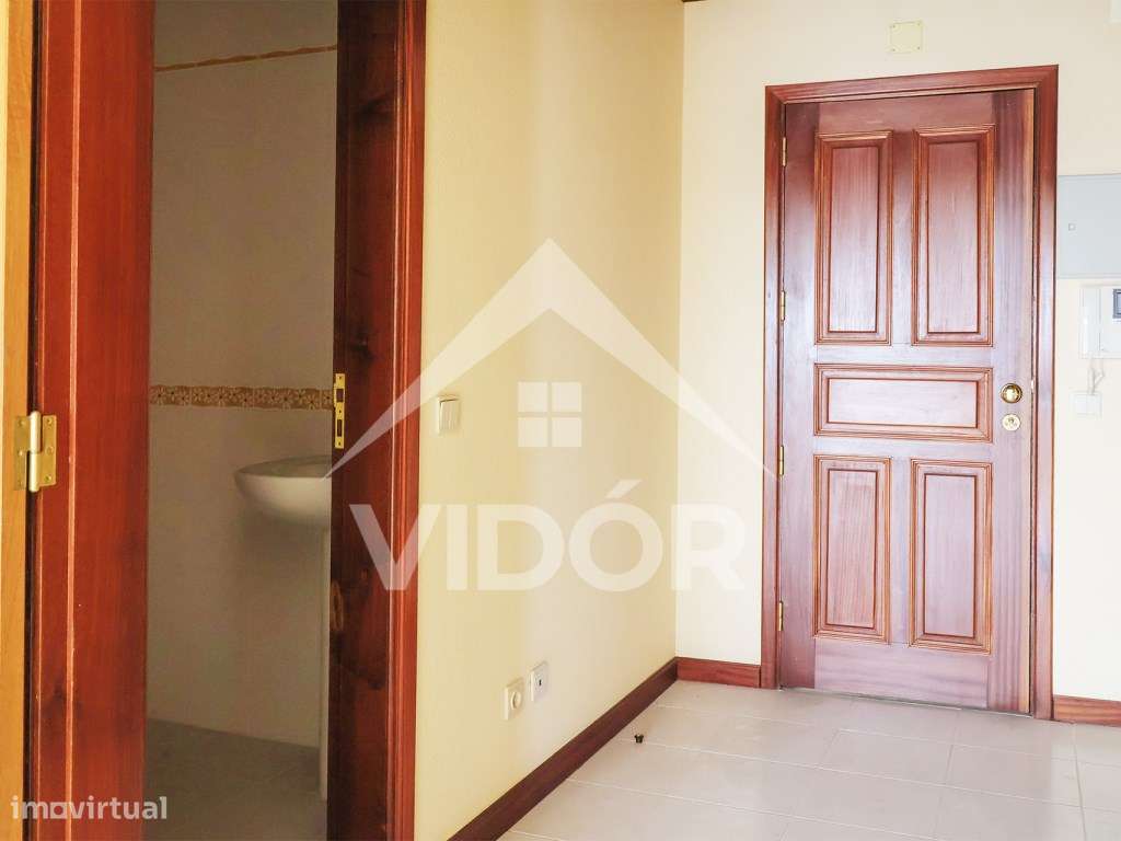 T3 no 9º Andar com Parqueamento e Arrecadação - Grande imagem: 5/21