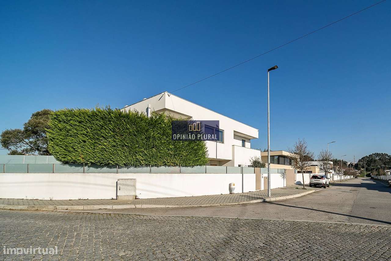Moradia T4 de Luxo com Piscina  Arcozelo Vila Nova de Gaia-36