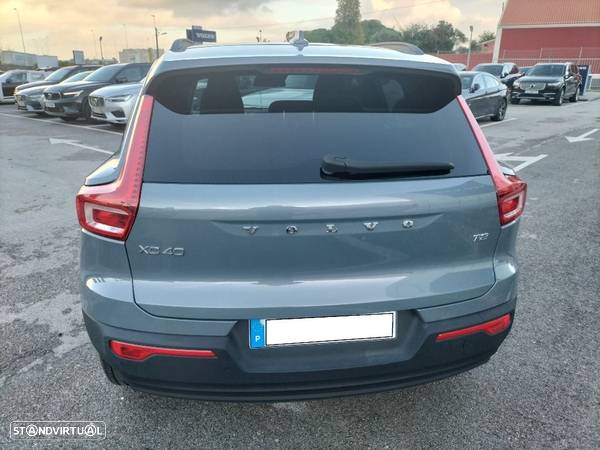 Volvo XC 40 1.5 T2 Momentum Core - 4