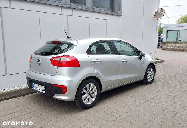 Kia Rio 1.2 M - 8