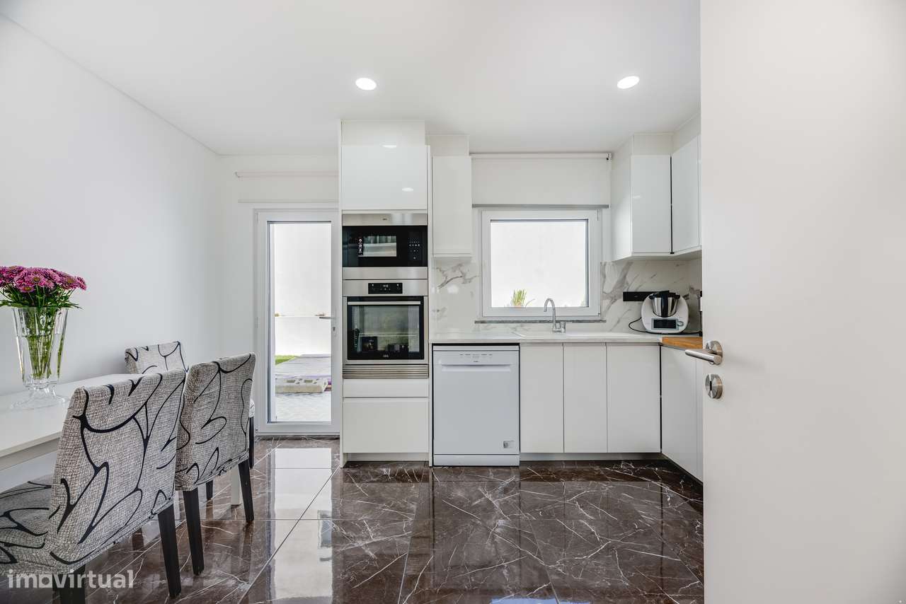 MORADIA T2  | CONSTRUÇÃO 2025 |  GARAGEM | ARQUITETURA CONTEMPORÂNEA - Grande imagem: 4/46