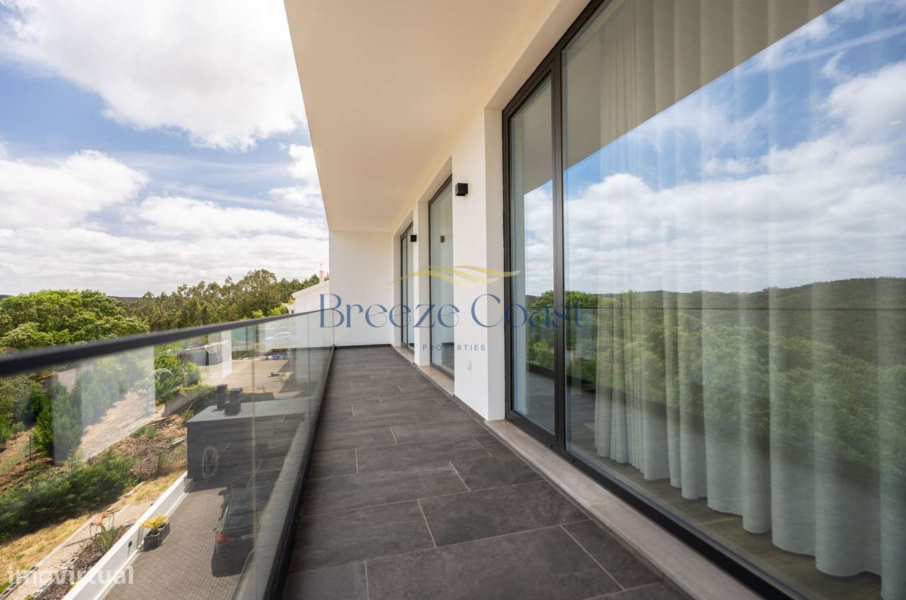 Moradia T4 de Arquitetura Distinta e Elegância Intemporal-34
