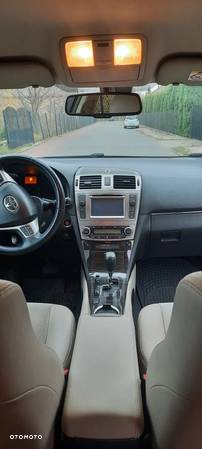 Toyota Avensis 2.0 Premium MS - 11