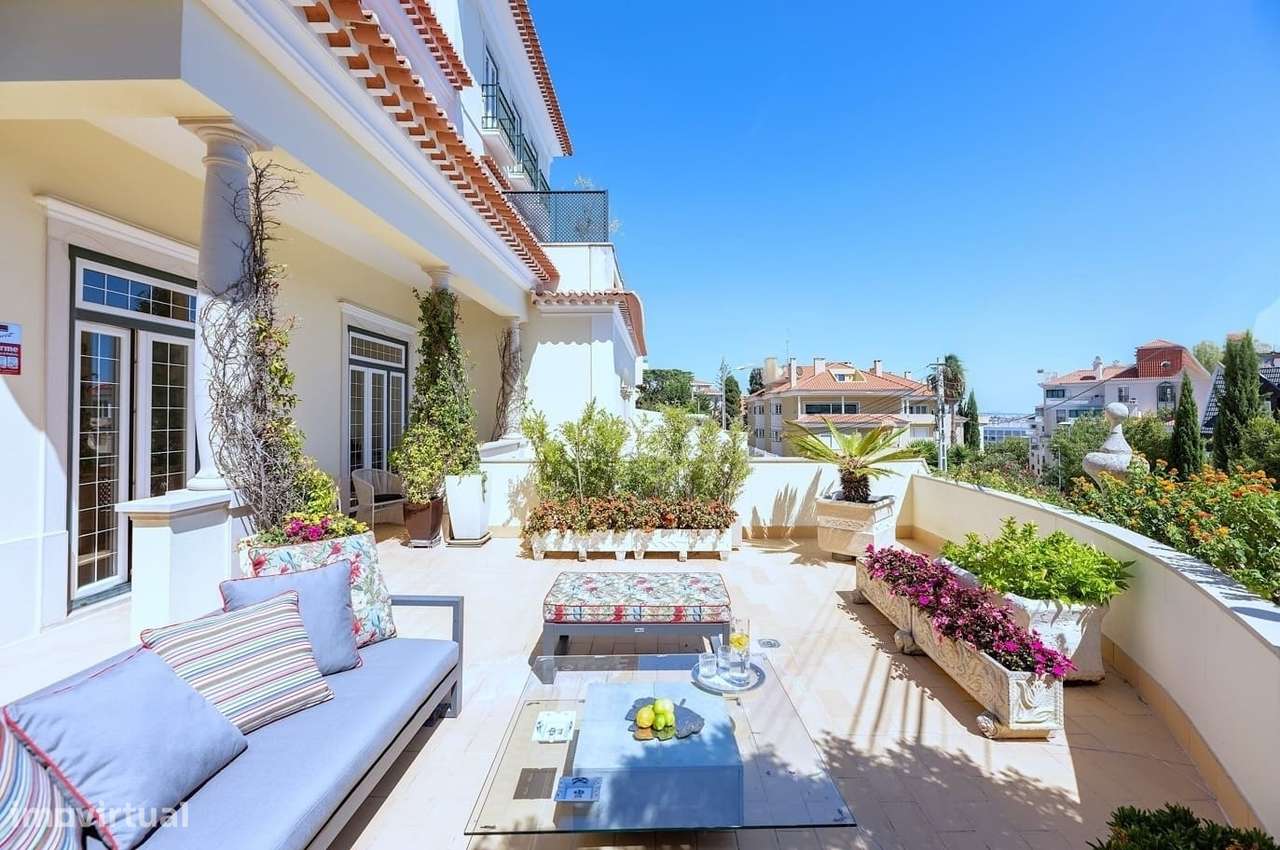 T3 duplex Monte Estoril com vista mar e terraço-20
