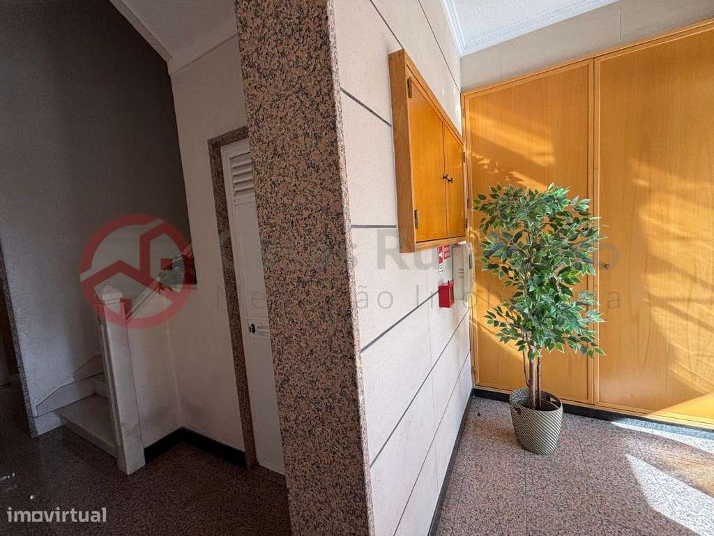 Excelente Apartamento T3, prédio com elevador, parqueamento e arrec...-25