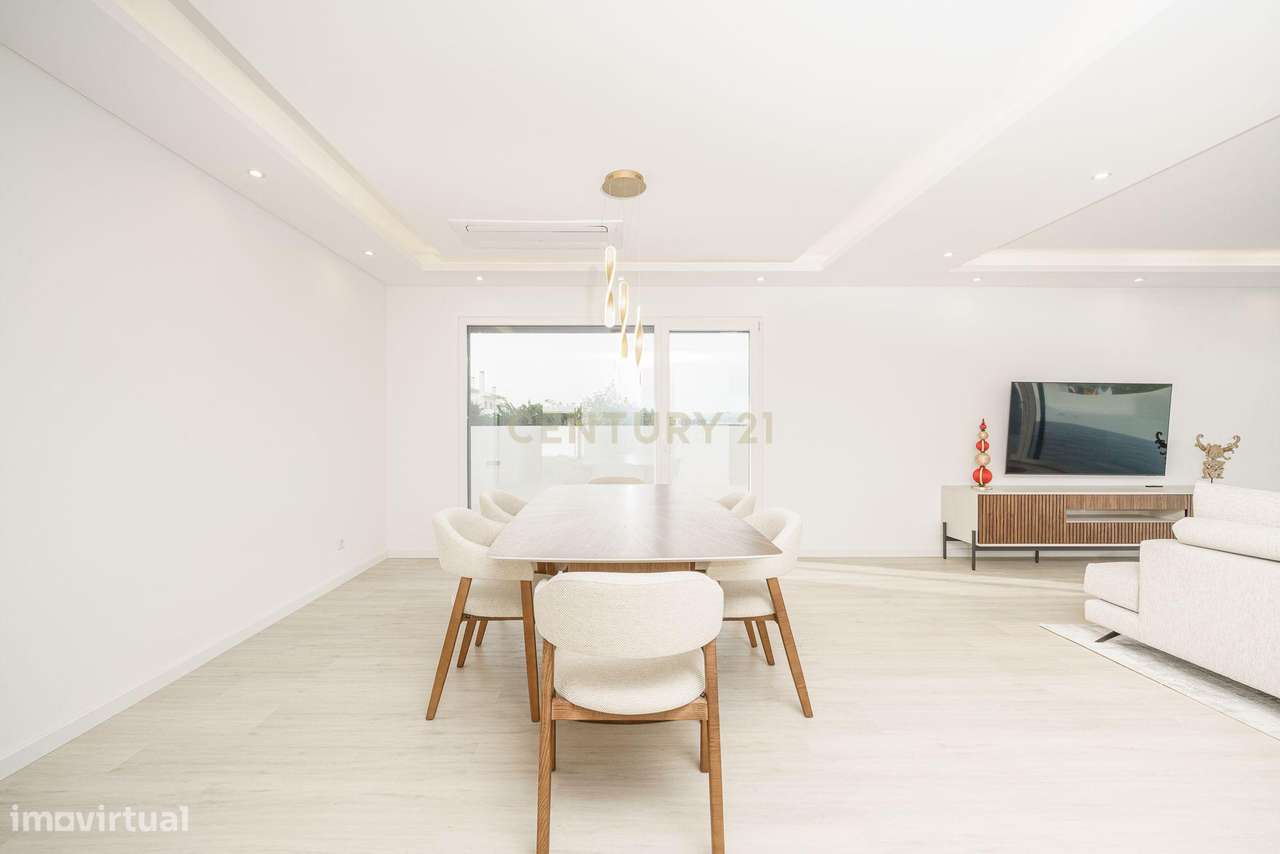 Moradia T3 Térrea a estrear com piscina e vista Serra-Setúbal-22