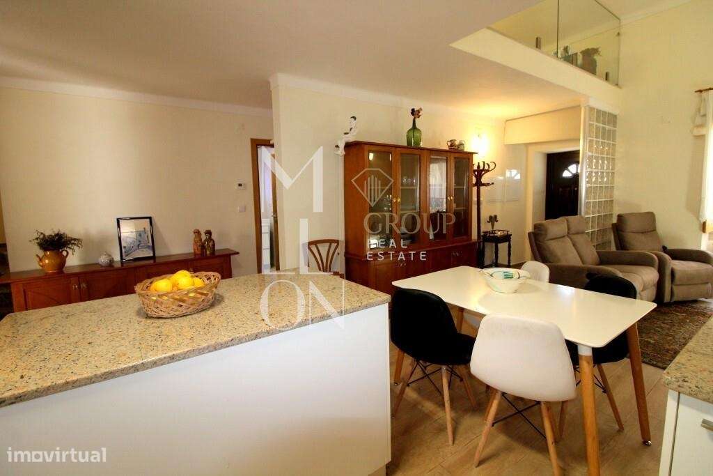 Moradia de charme Reabilitada com Garagem e Logradouro-7
