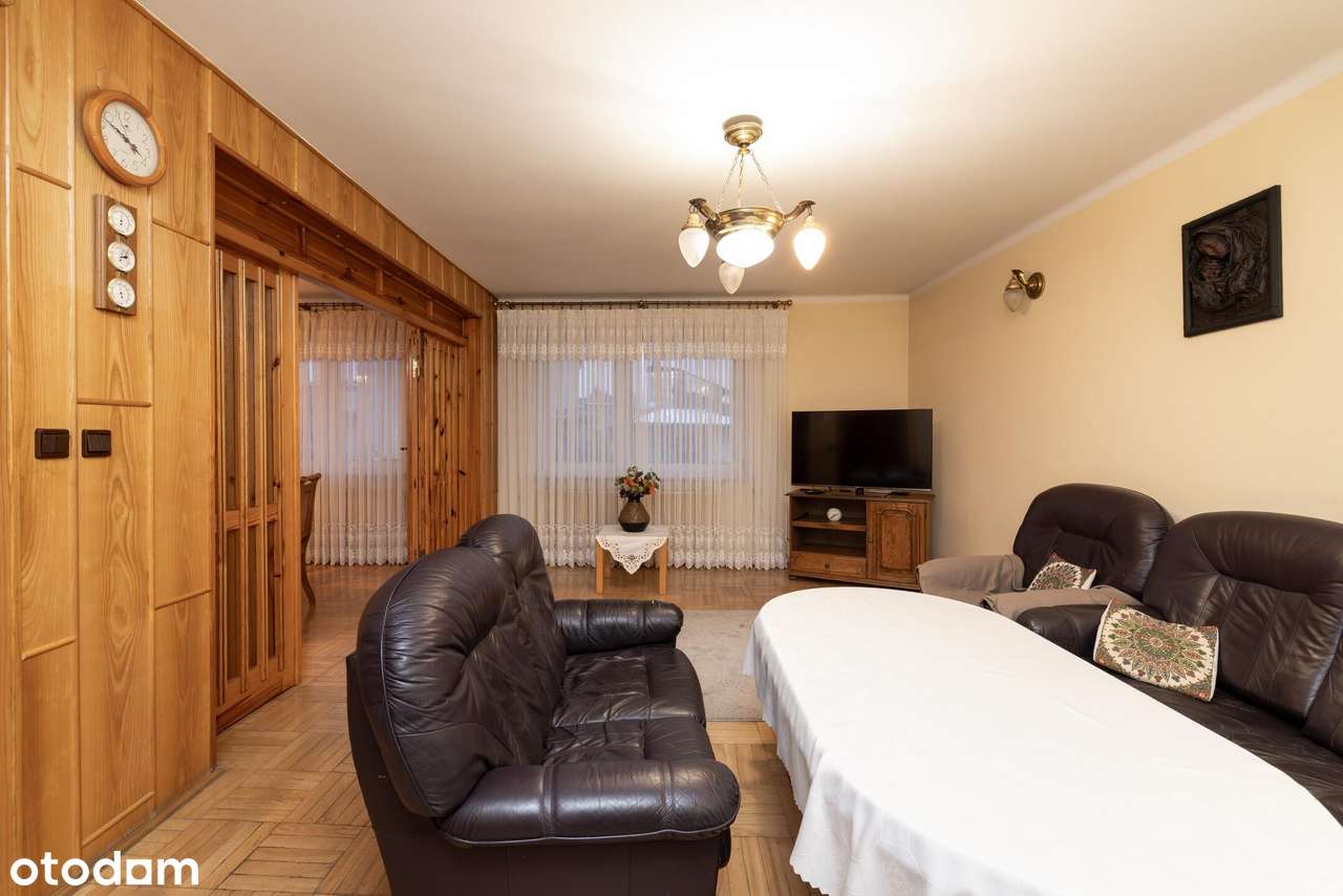 Dom i   działalność w samym centrum-10