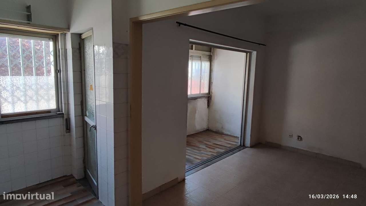 Apartamento T0 para investimento em Linda a Velha-13