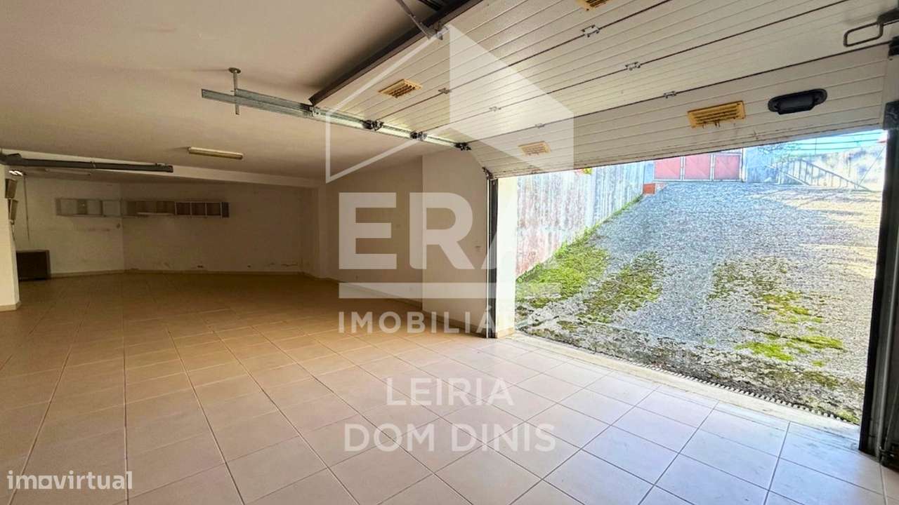 Moradia T4 localizada na zona de Lourais, Leiria-29