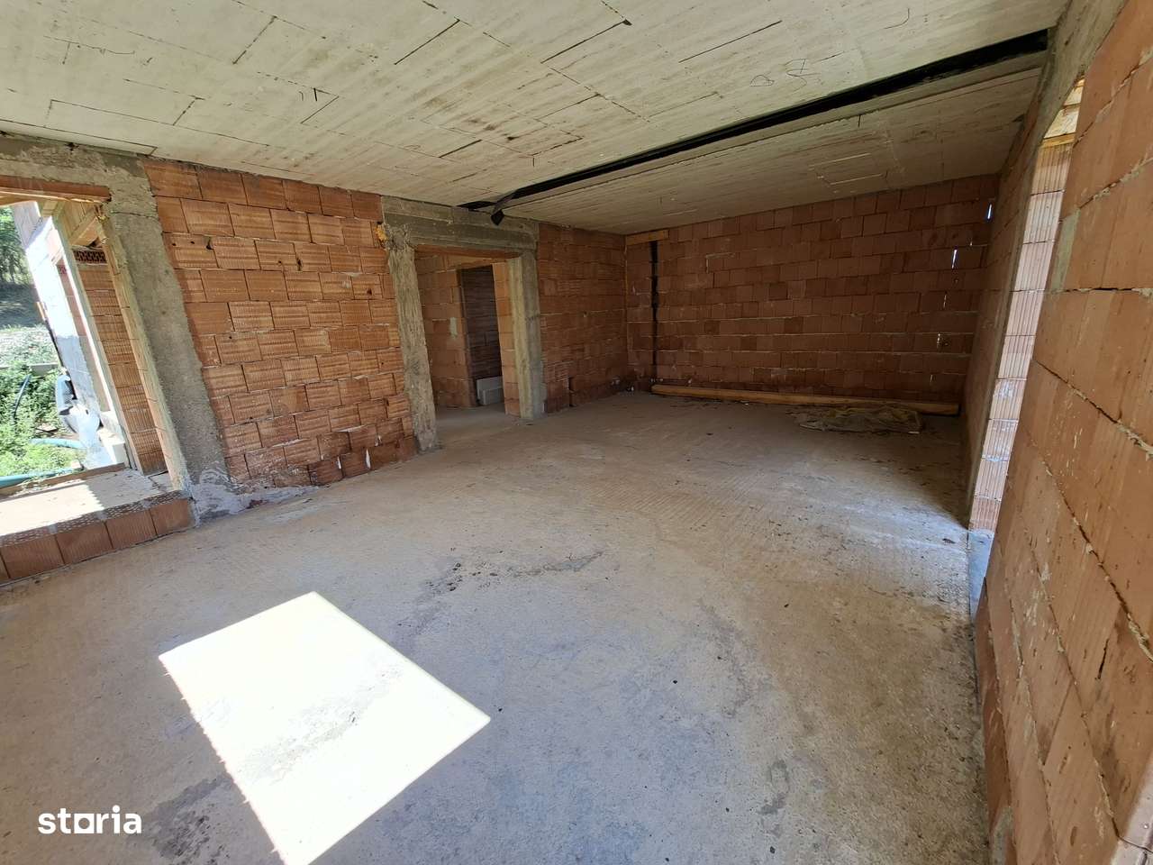 Casa la rosu Alba Iulia - Imagine principală: 5/9