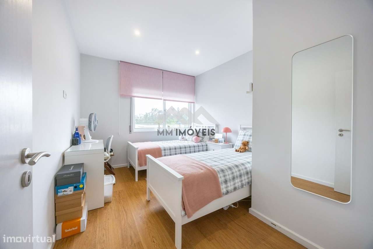 Andar Moradia T2 | Renovado | Varandas | 3 Frentes | Garagem 65m²-7