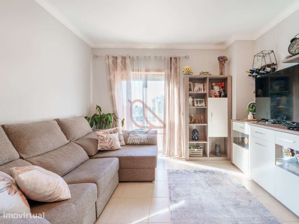 T3 com Terraço Envolvente e Garagem de 70 m² | Casais Castelo, Riachos-0