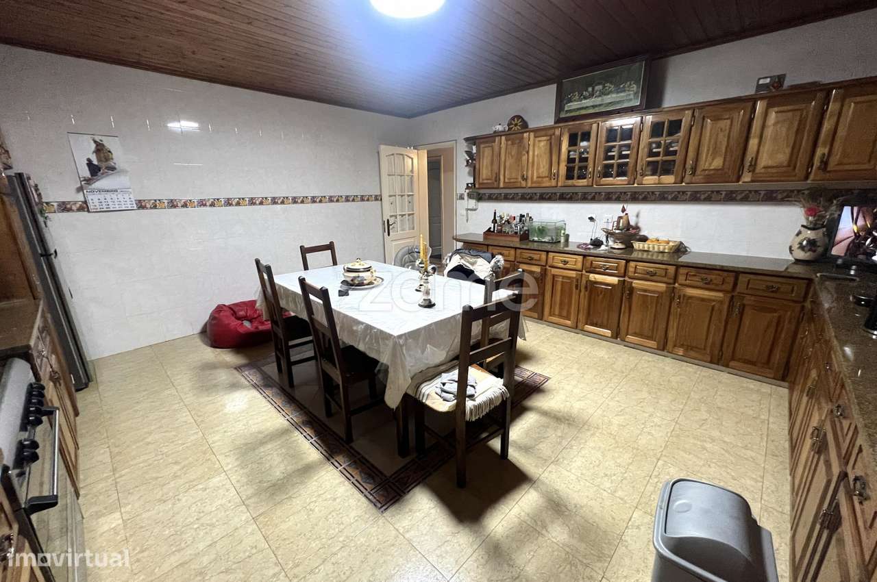 Moradia T4, Armazém e Escritório em Terreno de 2020 m² – Rabo de Pe...-16