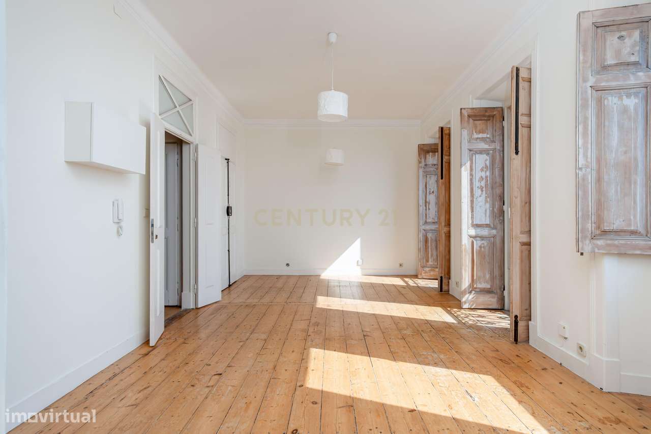 Espetacular apartamento T4 com vista deslumbrante sobre o rio Tejo – C-9