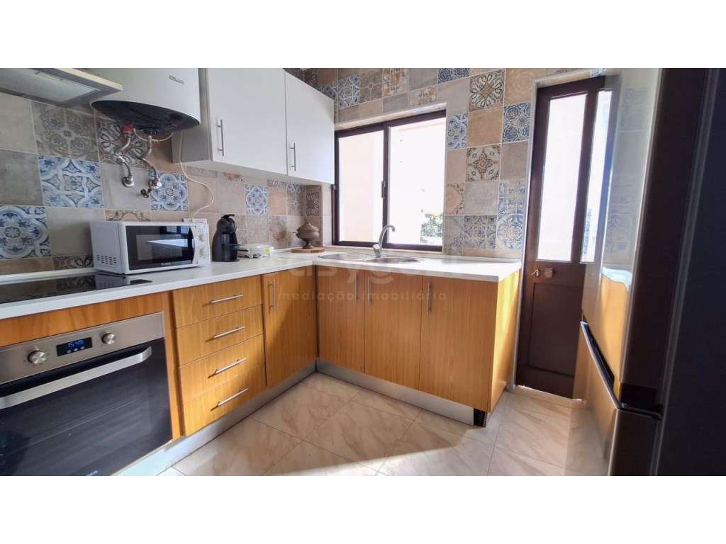 Moradia T2 remodelada, mobilada e equipada no centro de Lagoa - Grande imagem: 3/12