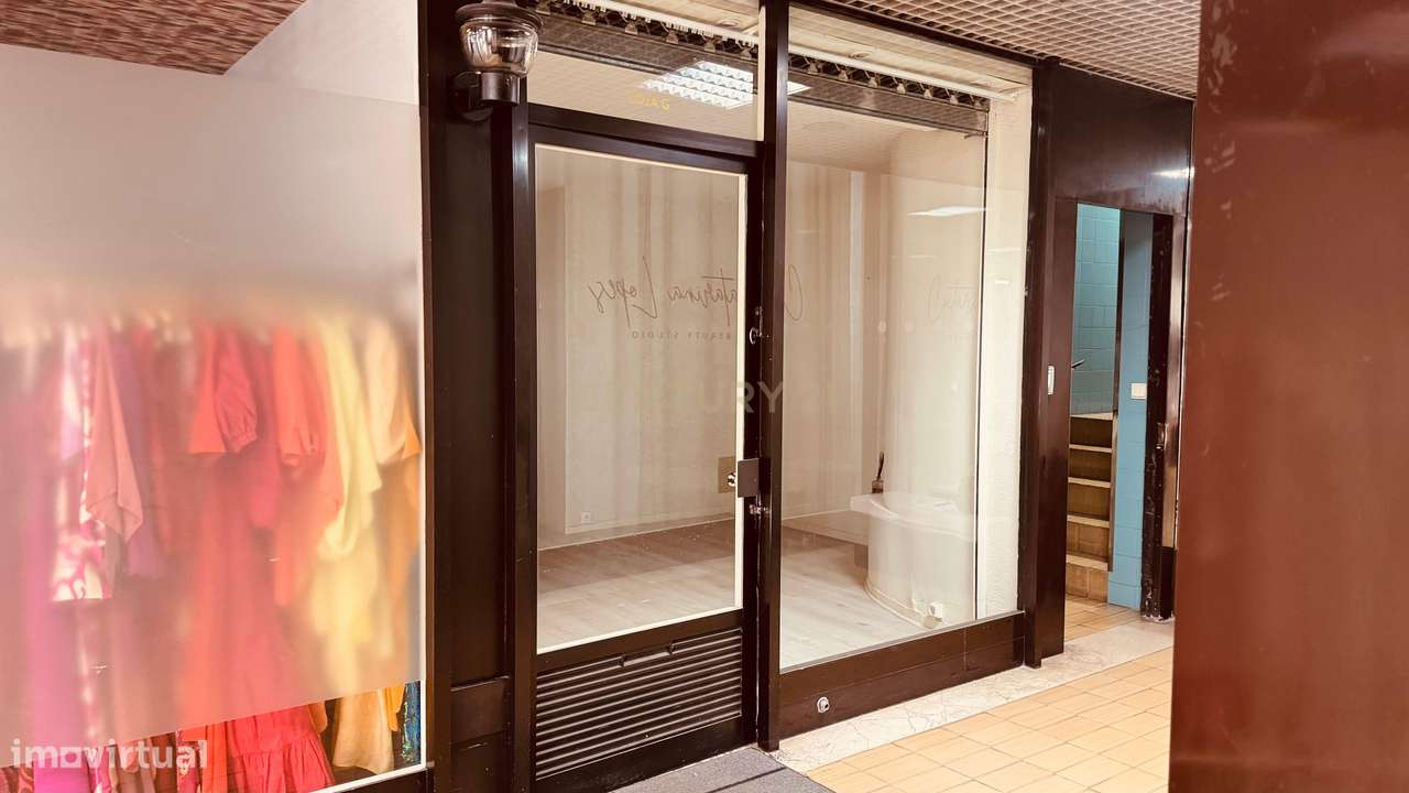 Magnífica Loja na Foz do Douro – Avenida do Brasil, junto ao mar - Grande imagem: 3/17