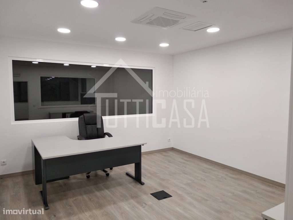 Armazém industrial em São Miguel de Alcainça-14