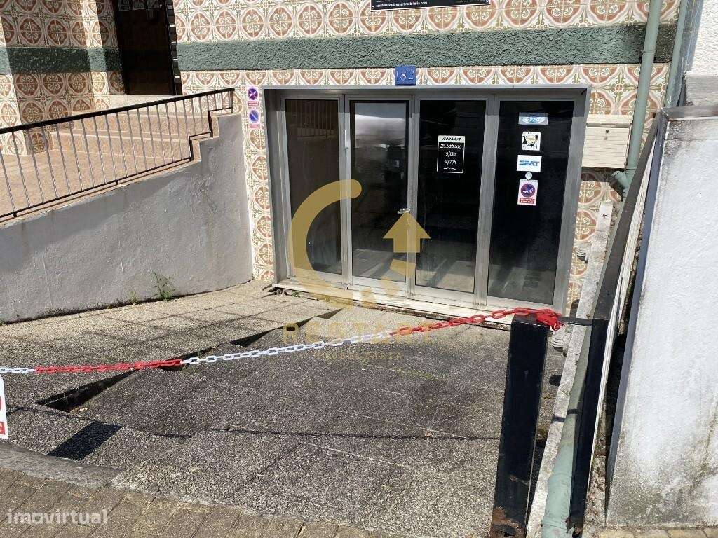 Armazém com 220m2 mais um escritório - Ermesinde - Grande imagem: 4/47