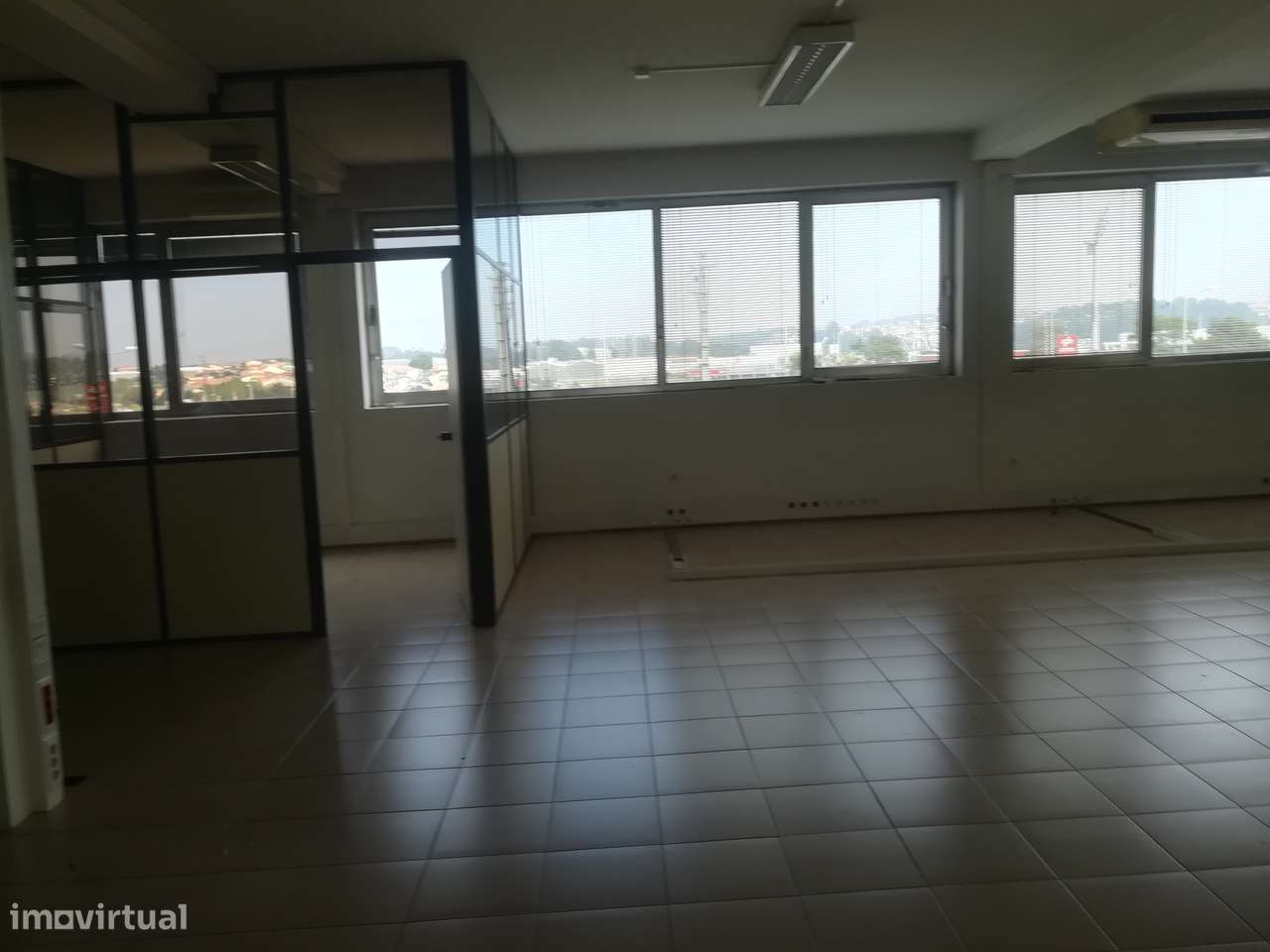 Escritórios com 270 m2, Leça da Palmeira - Grande imagem: 4/13