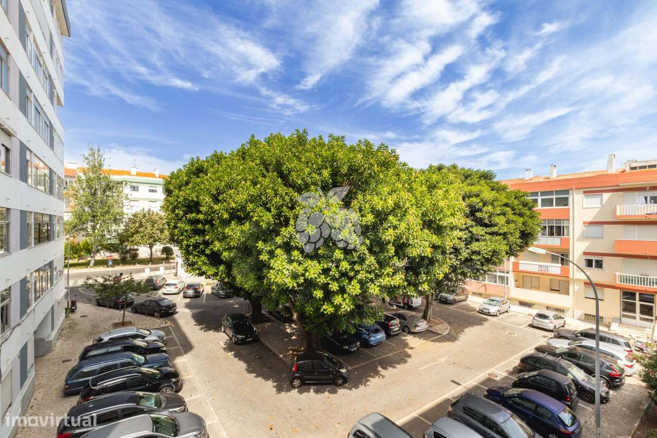 Apartamento T4 Remodelado-29