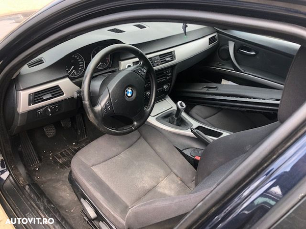 Dezmembrez BMW 320D E90 - 1