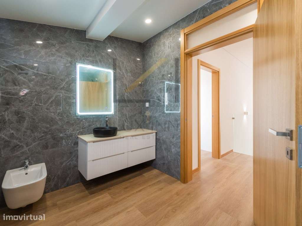 Moradia T5 Recuperada com Piscina, 2 Suítes e Garagem - Lote Isolad...-31