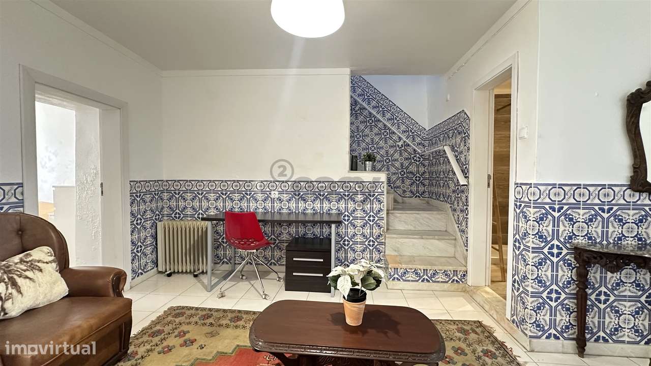 Moradia T2 com projeto de transformação em T3, centro histórico - Grande imagem: 3/26