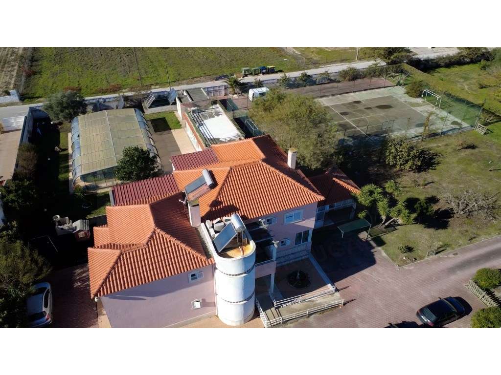 Quinta T7 com 5000m2 Piscina Campo Multiusos Potencial Habitação ou...-11
