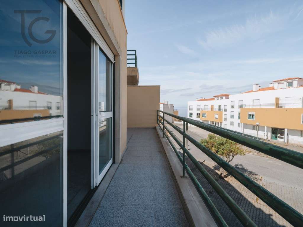 T2 com suíte e garagem a 800m da praia Ericeira-5