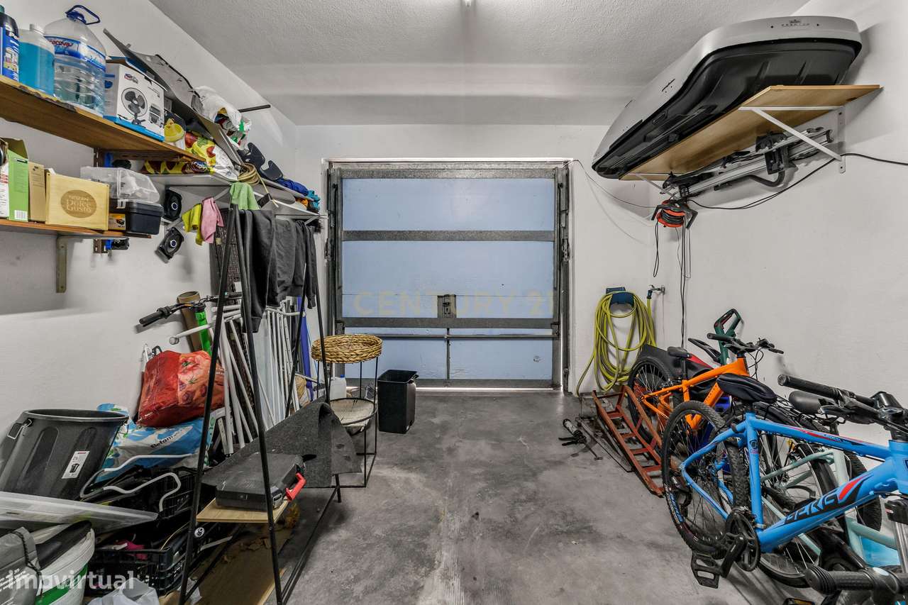 MORADIA T5 COM GARAGEM E PISCINA, 327 M² DE TERRENO PARA USUFRUIR-22