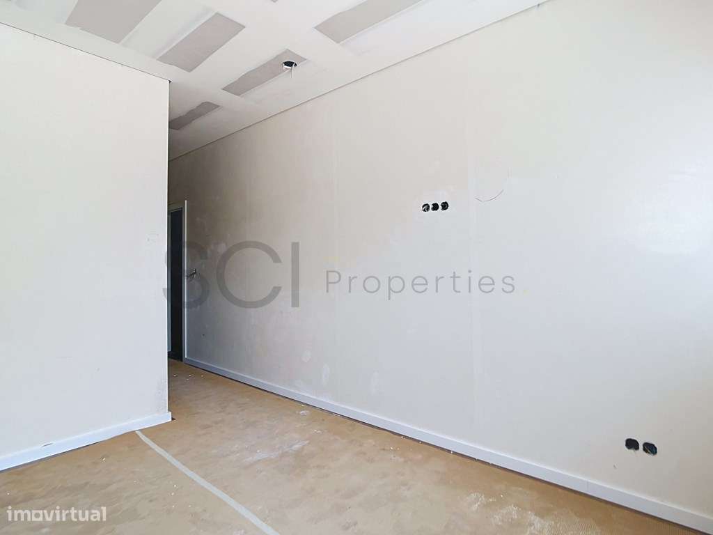 Extraordinário Apartamento T3+1 com amplas áreas em Coina-28