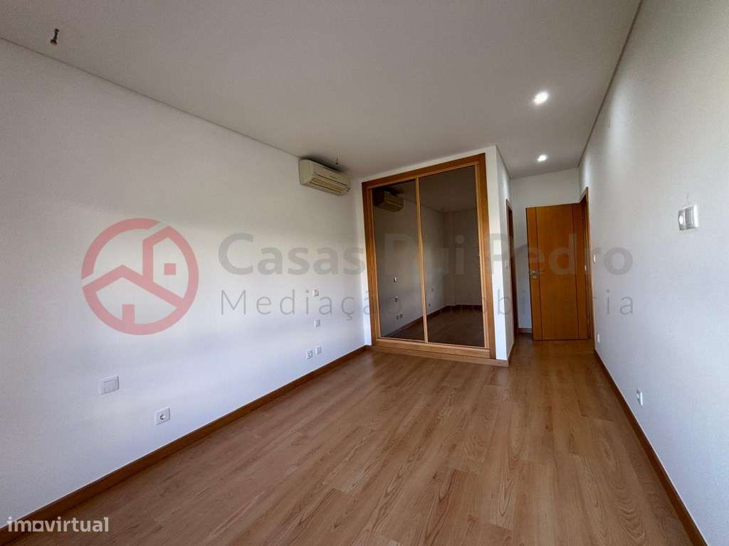 Excelente Apartamento T3, prédio com elevador, parqueamento e arrec...-19