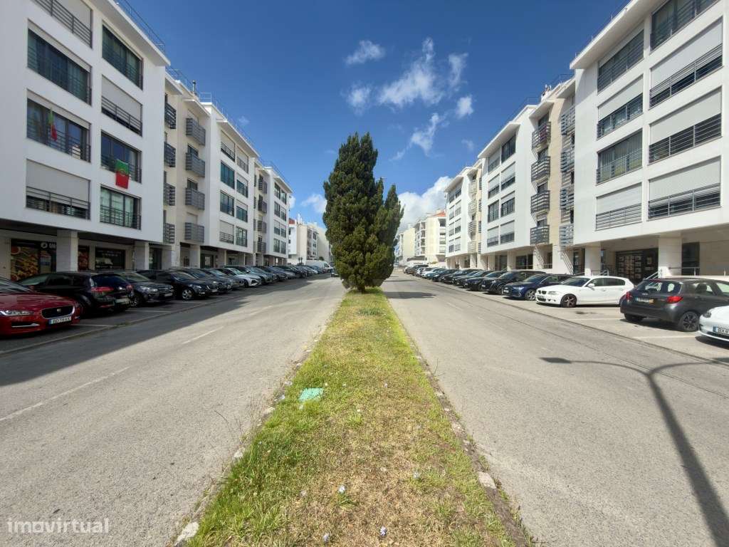 Apartamento T4 com Garagem box, na Amadora-25