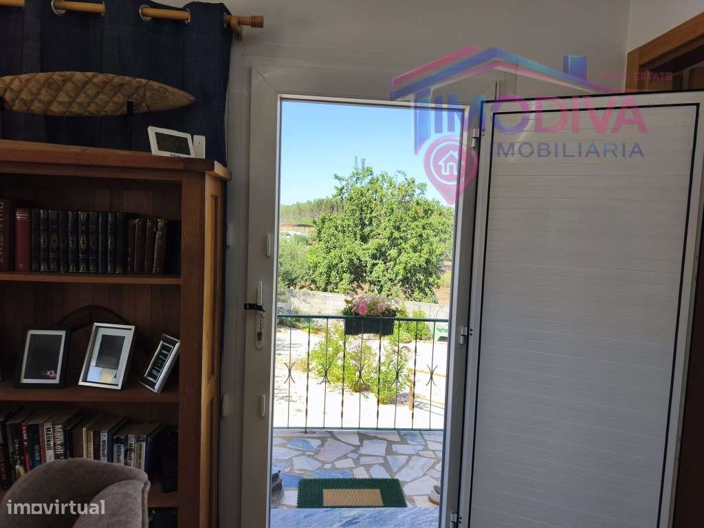 Moradia T3 recentemente renovada, com jardim em Graça, Pedrogão Grande-5