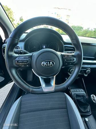 Kia Stonic 1.0 T-GDI Tech - 4