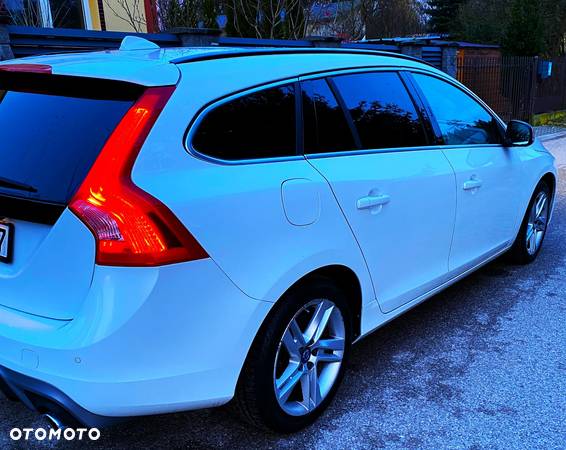 Volvo V60 D4 AWD Geartronic RDesign - 11