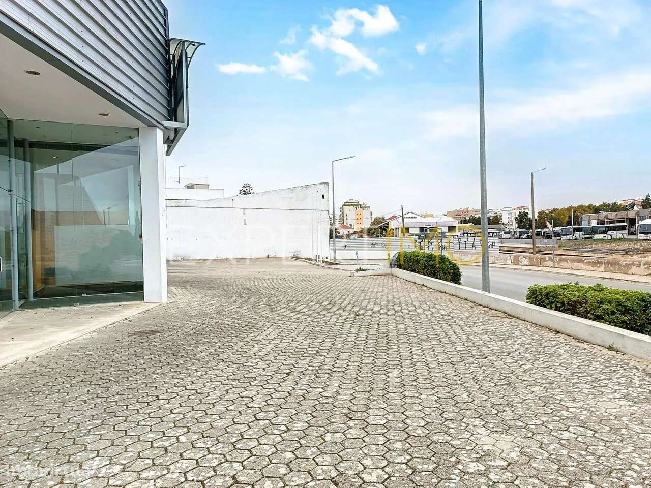 Armazém e terreno para loteamento - Portimão - Grande imagem: 4/33