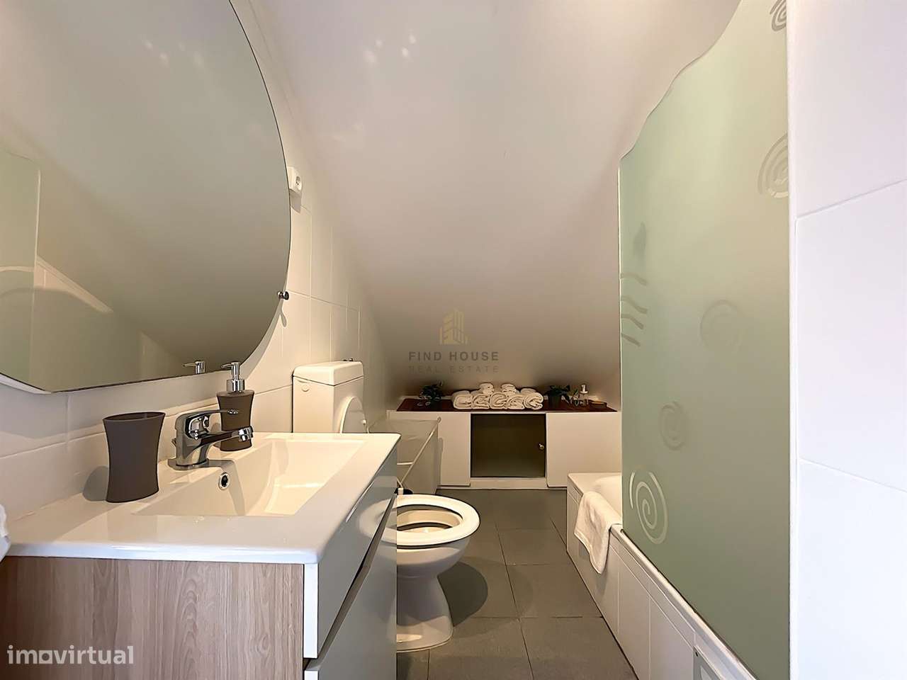 Apartamento T3 Duplex totalmente remodelado na zona histórica da Ajuda-33