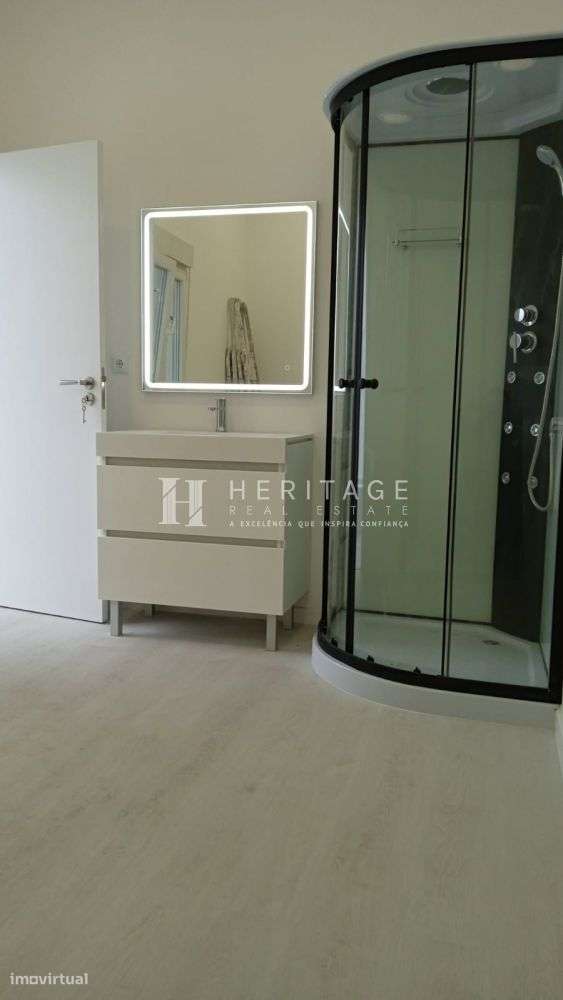 Loja com terraço no Barreiro-12