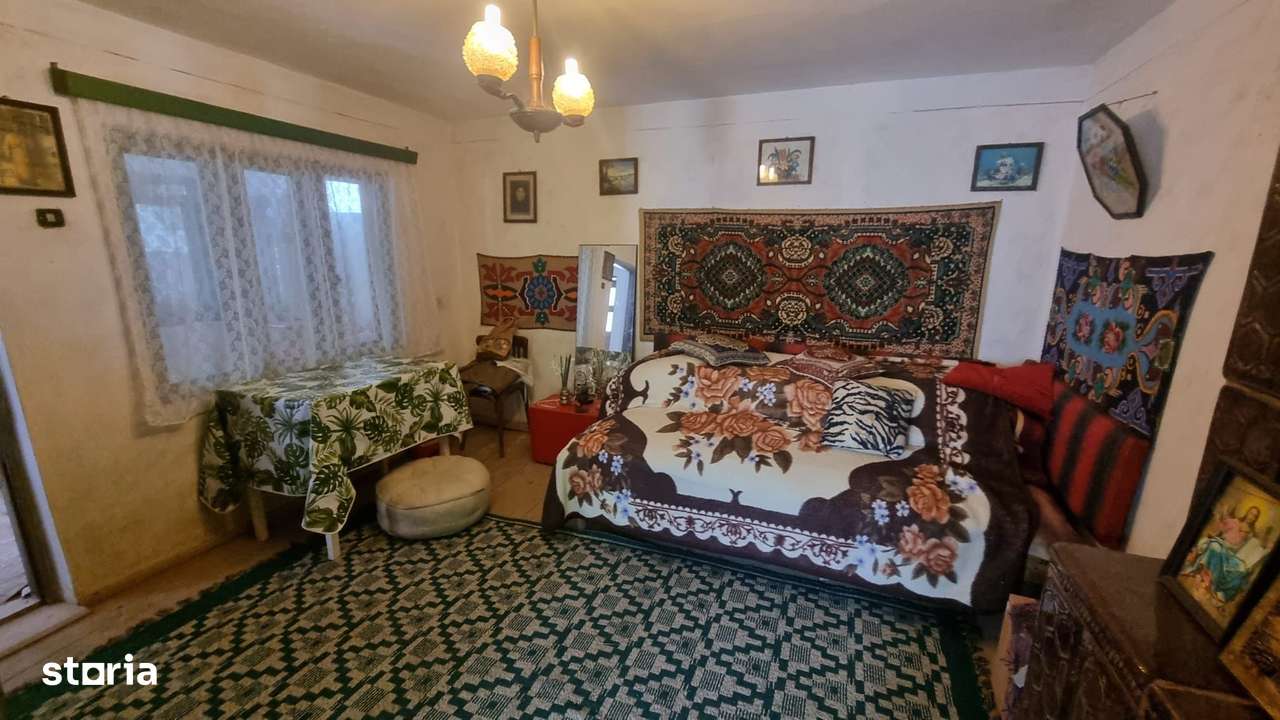 Casa modesta cu teren generos, zona Magura,-4