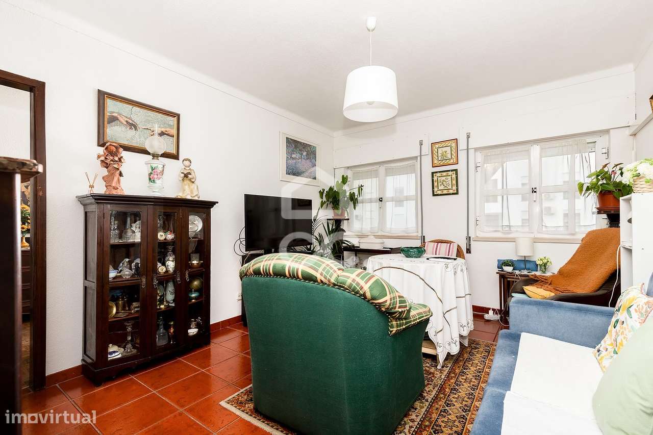 Apartamento T2 de Rés do Chão c/ Quintal |  Bairro das Coronheiras, Ba - Grande imagem: 2/13