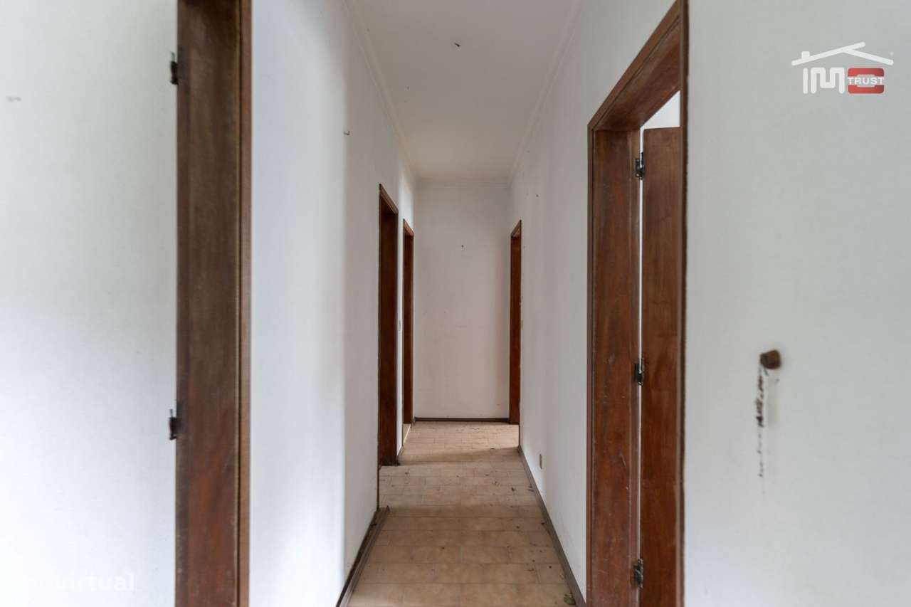 PREDIO PARA RECUPERAR A 300 METROS DO SANTUARIO DE FÁTIMA COM AREA ...-29