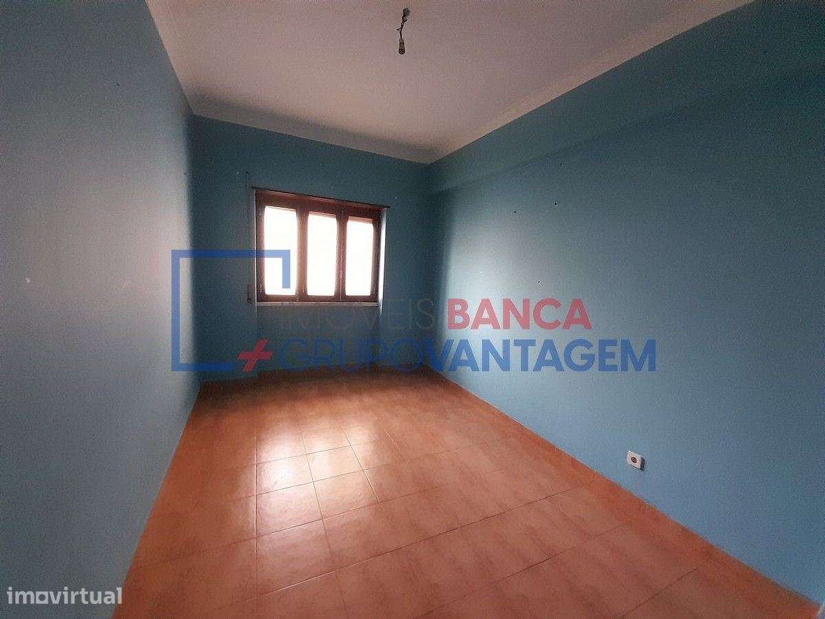 Apartamento T3, com 92 m2, situado na Cova da Piedade, Concelho da ... - Grande imagem: 5/14