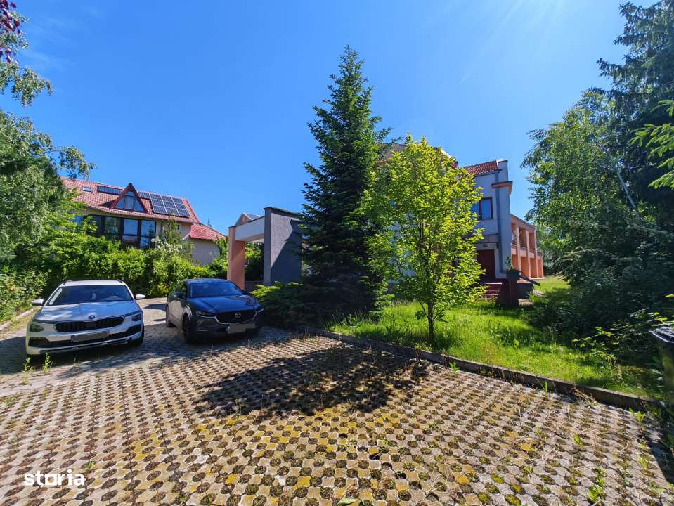 Vila in Pipera, spatioasa, retrasa, multifamiliala - intimitate totala-3