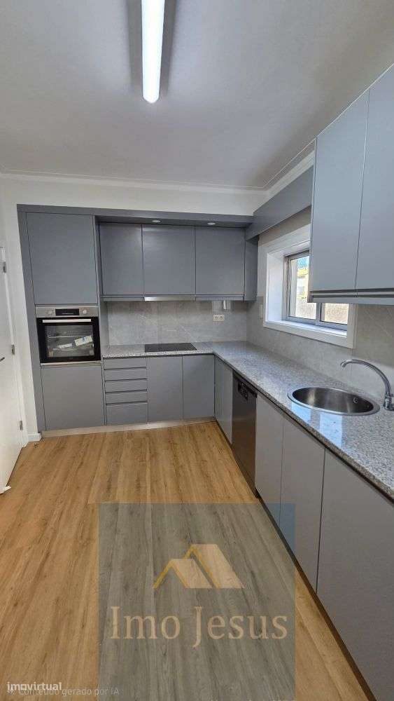 Moradia T3 centro Carvalhos-5