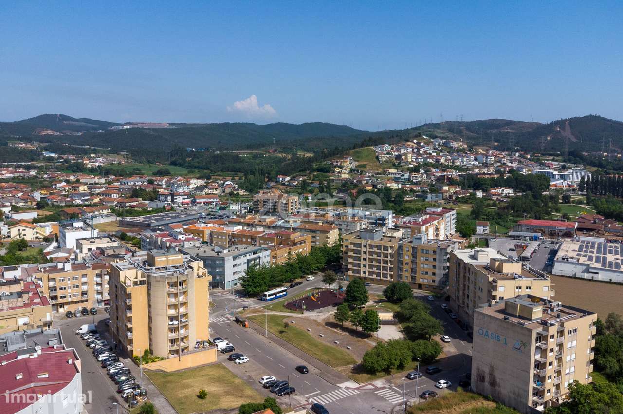T2 em Alfena, com 130m2, duas frentes, varandas e Box para 2 carros.-20
