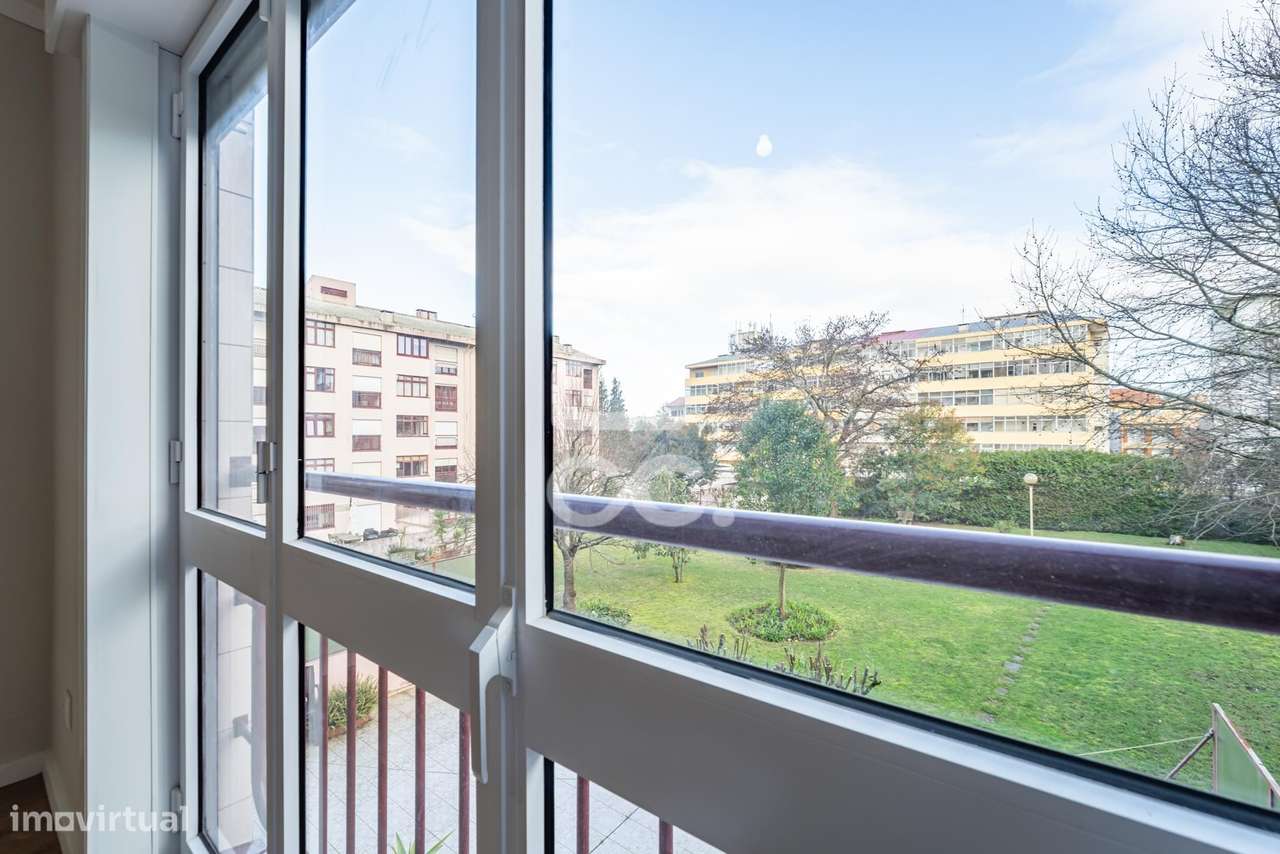 Apartamento T3 Renovado  - Parque da Prelada-17